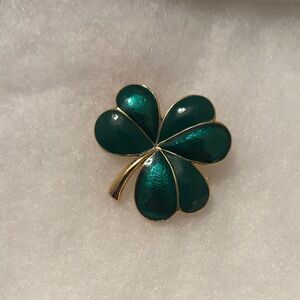 Elegant Green Clover Brooch